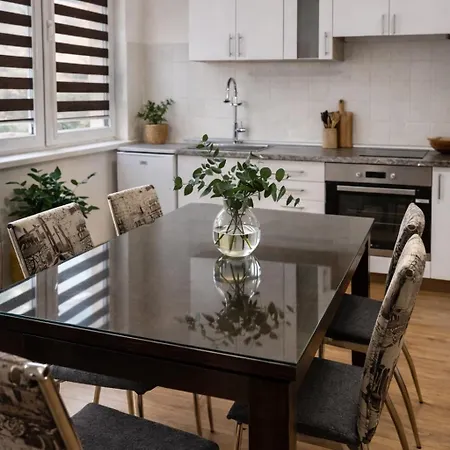 Apartament Your In - Free Parking Skopje